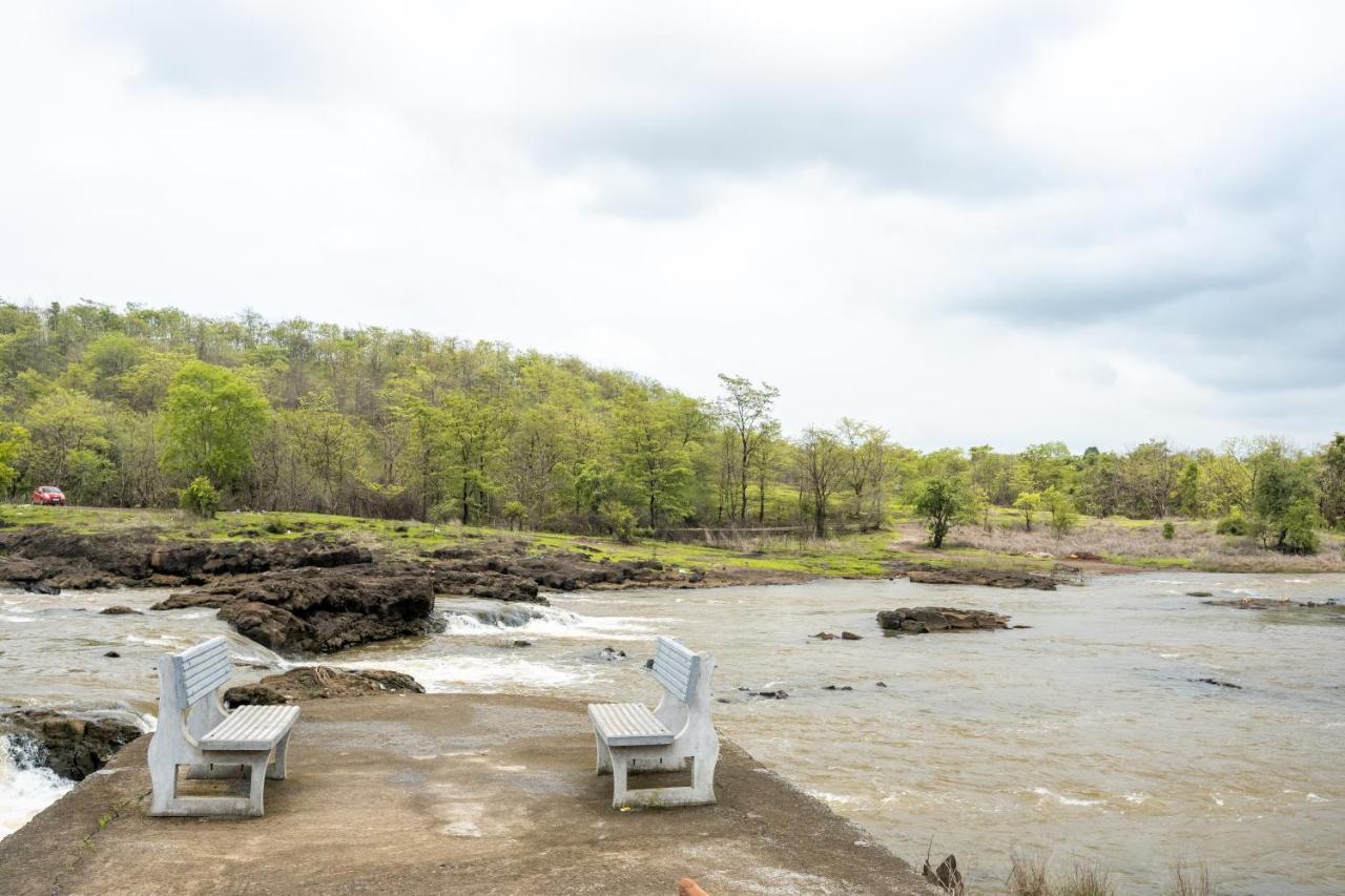 Saffronstays Siesta By The River Murbad ภายนอก รูปภาพ